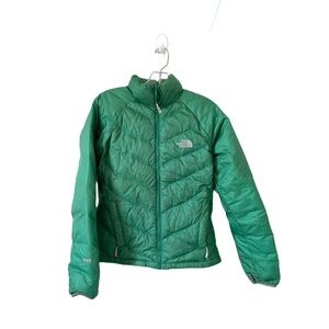 The North Face 550 Goose Down
Puffer Winter Jacket Green